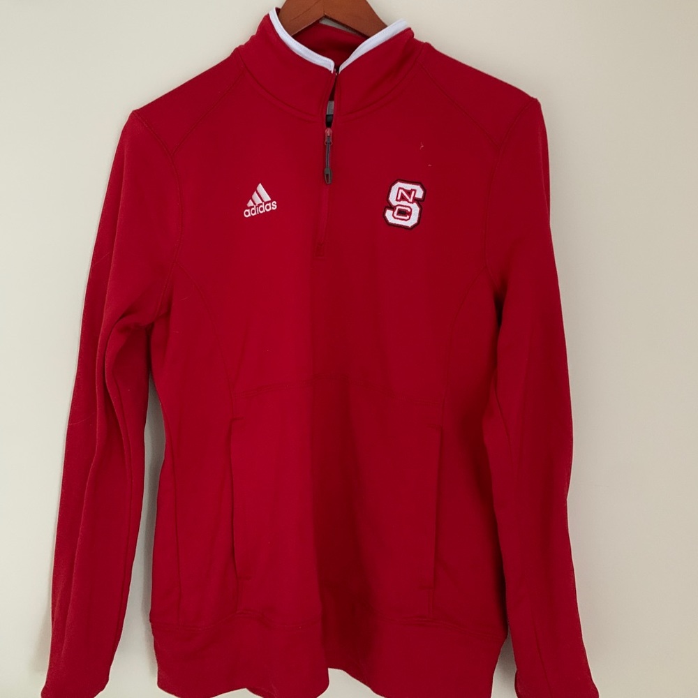 Red nc state quarter zip